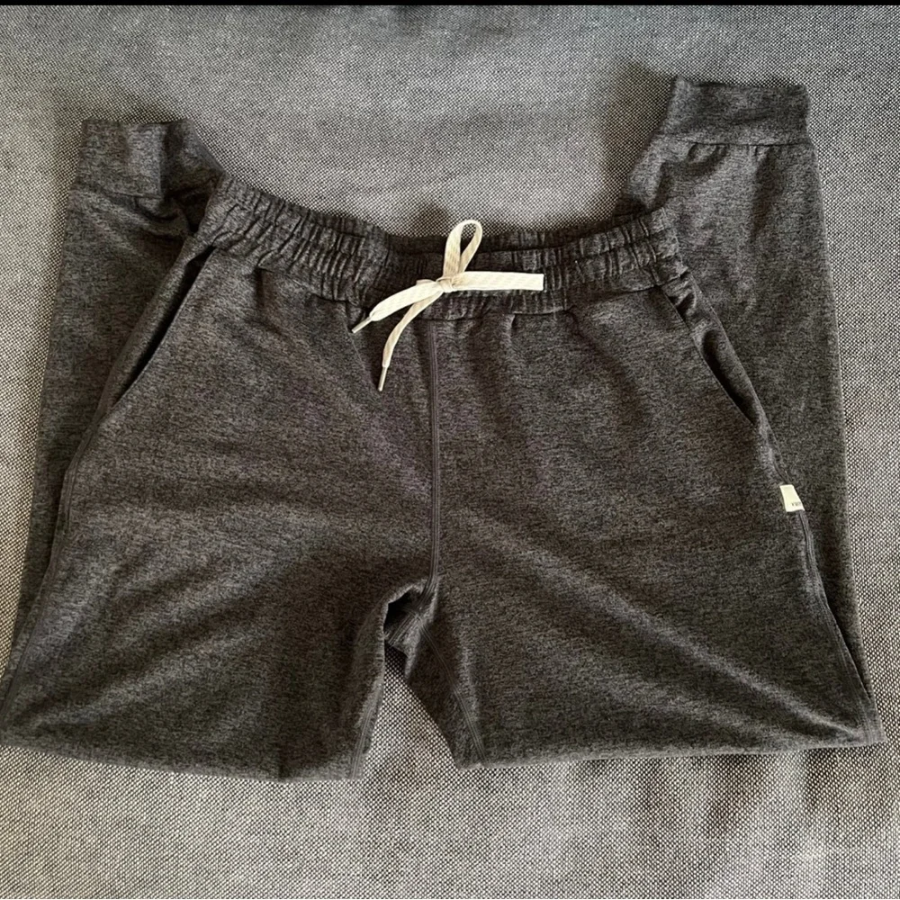 Vuori Performance Joggers - Picture 2 of 4